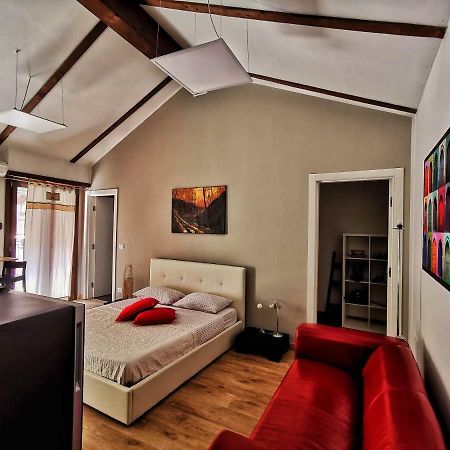 Regis B&B Appartamenti centro storico Chivasso Esterno foto