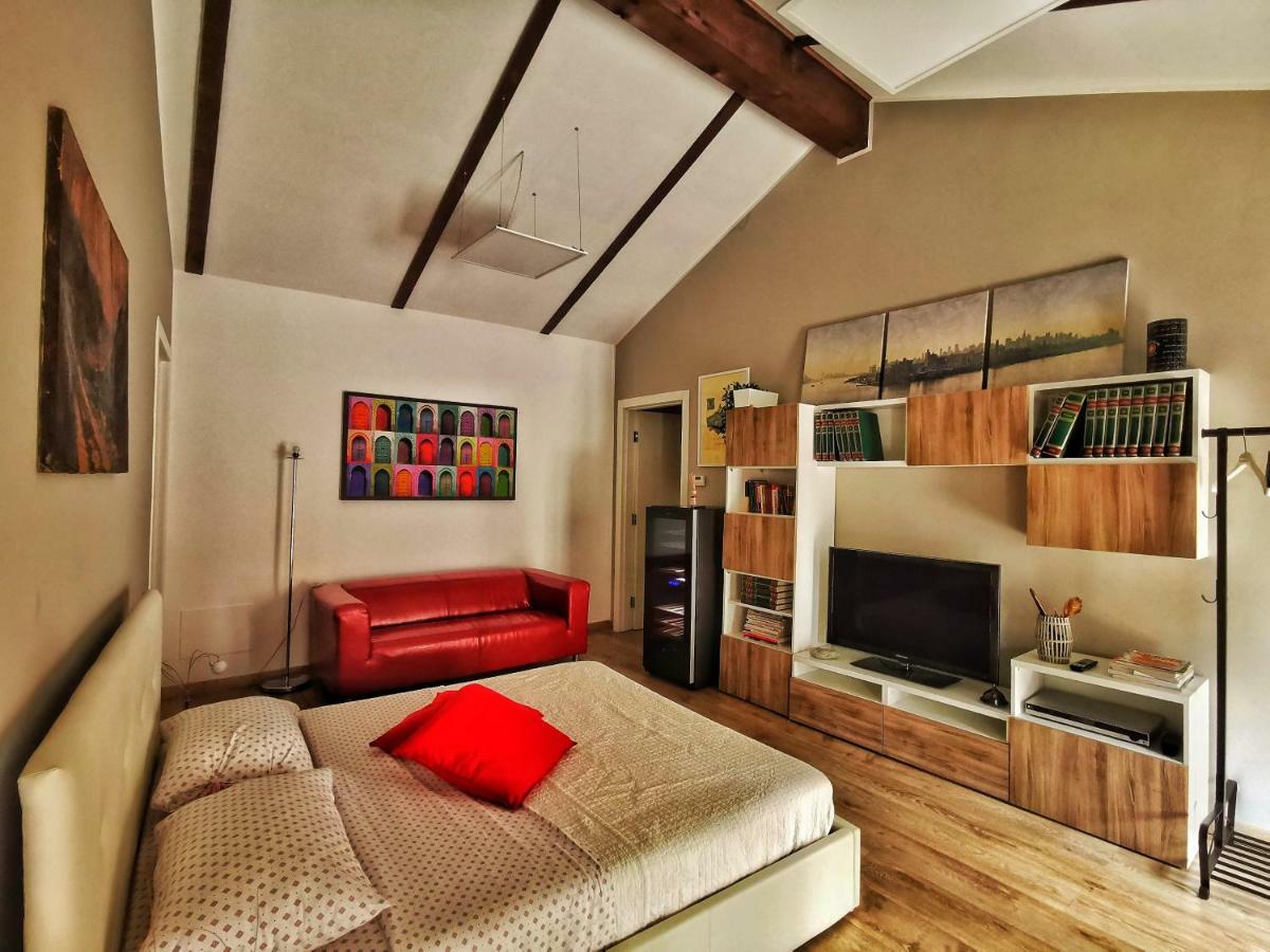 Regis B&B Appartamenti centro storico Chivasso Esterno foto